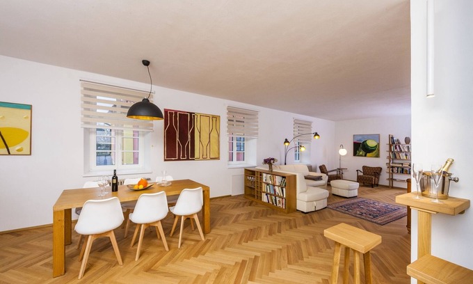 Cesky Krumlov Apartment | Latron 98