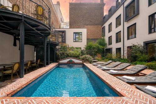 Matonge Hotel | Latroupe Hotel Jardin Secret