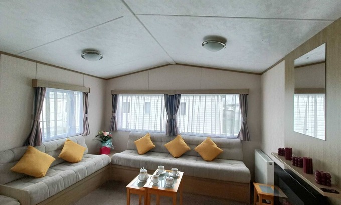 Rhyl Ski Chalet | Laurel 20 holidayhome