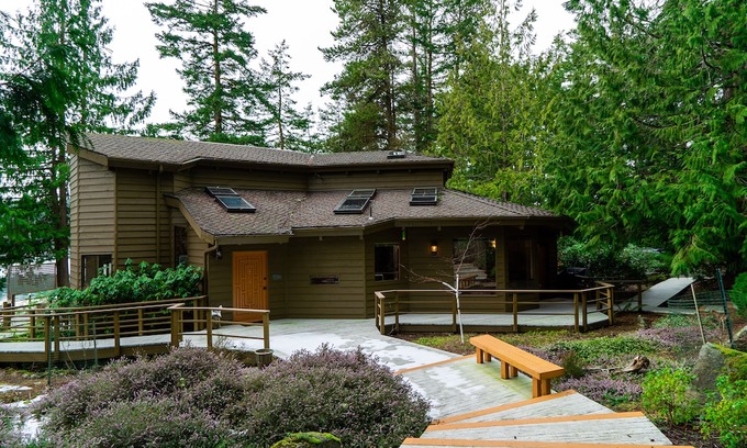 Friday Harbor House | Laurel Point - Friday Harbor on Beautiful San Juan Island