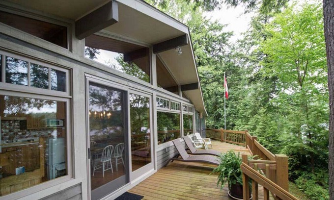 Harrington Cottage | Laurentian Lakeside Cottage 53, 4-season, 3 bedroom 2 bath cottage sleeps 8