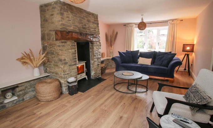 Bishops Castle House | Laurgeths House