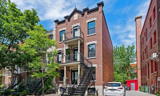Plateau Mont Royal Apartment | Laurier Park, completely renovated 2 bedrooms with private terrasse and parking!