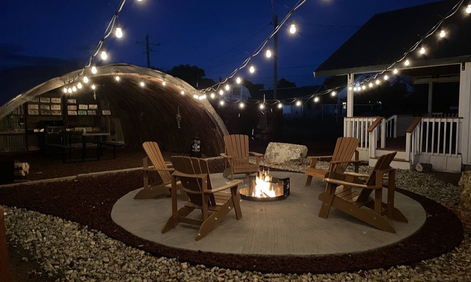 Bancroft House | Lava Hot Springs Country Farmhouse 2 bedroom, sleeps 8.