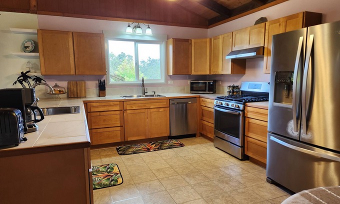Volcano House | Lava Lover's Getaway just minutes from Hawaii Volcanoes National Park