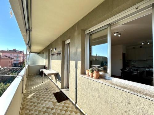 Rezza Apartment | Lavagna in Relax & Comfort, with Balcony
