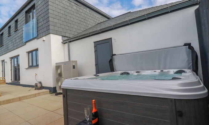 Crantock House | LAVENDER HOUSE, family friendly, luxury holiday cottage in Crantock