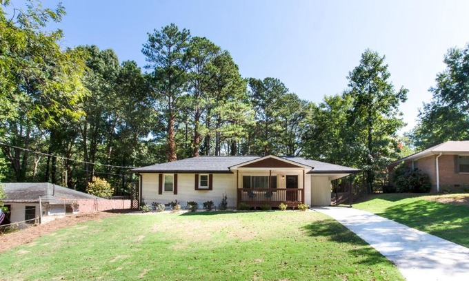 Smyrna Apartment | Lavish Living - 8 mins from Braves Stadium w/King
