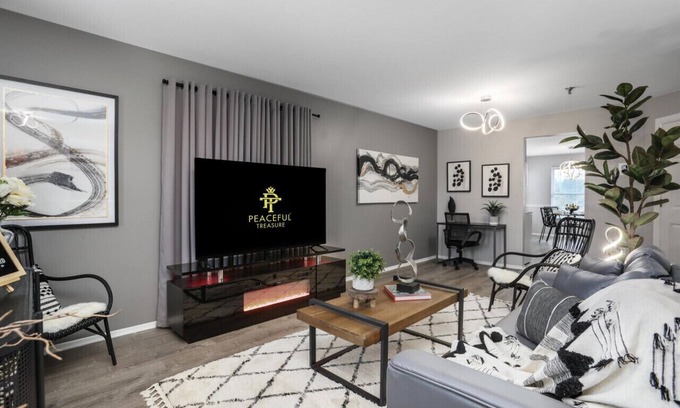 Southfield Condo | Lavish Nest/KingBed/Min to Ascension Hospital