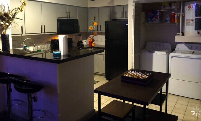 Shady Acres Apartment | Lavish paradise 2 bedroom - 2 bathroom residence in the heights