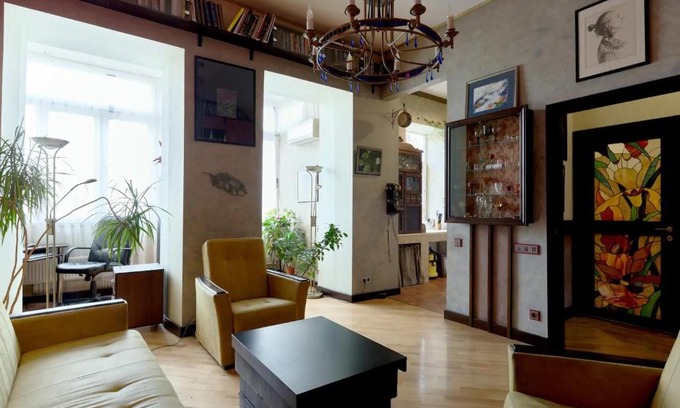 Pechers'kyi District Apartment | Lavra-Arsenal Apartment