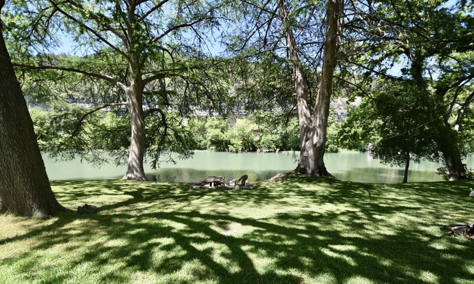Hunt House | LAZY ACHERS - Beautiful Private Riverfront Getaway - Guadalupe River Hunt TX