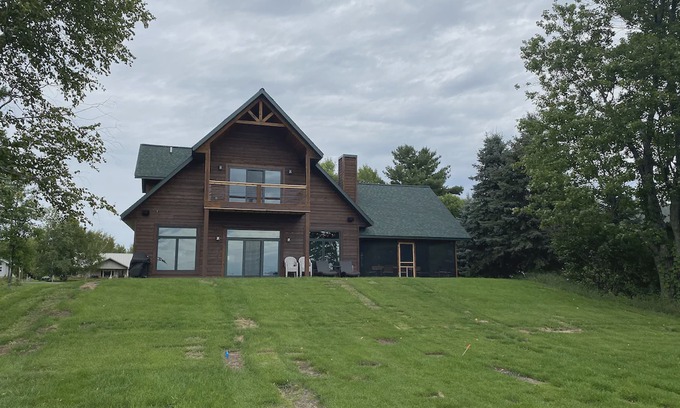 Siren House | Lazy Bear Lodge on Mud Hen Lake, LLC! Near Siren, Wisconsin!