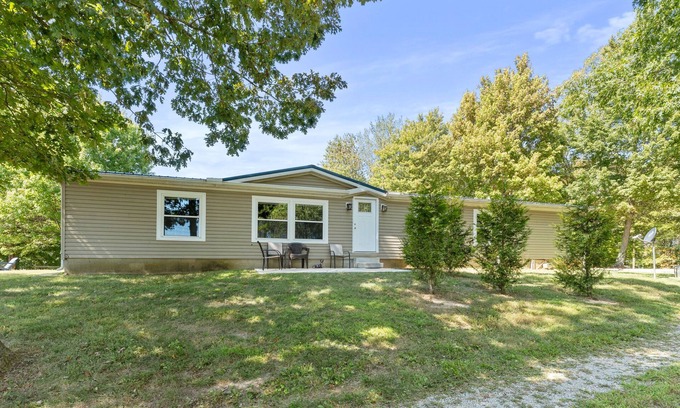 Laurelville Cabin | Lazy Bear | Theater Room | Hocking Hills