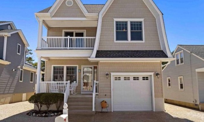 North Beach Haven House | LBI Beach House w-pool in Spray Beach, 4BR, 3.5 Bath, minutes walk to beach