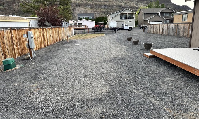 Sunland Estates RV Rental | LC Sunland North - RV Hookup