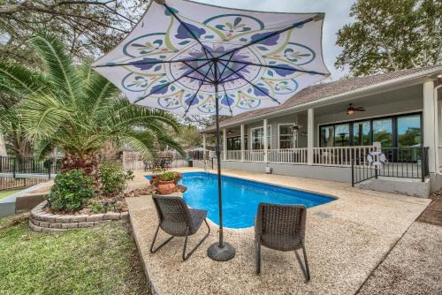 New Braunfels House | LD 1215 Dock Holiday