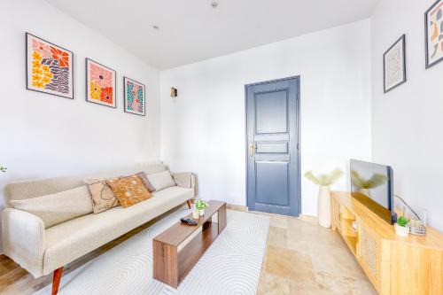 Rueil-Malmaison Apartment | Le 13 privé - Proche RER A - 20 min de Paris - Rue privée sécure