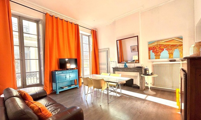 Nimes City Centre Apartment | Le 22, T3 center Nîmes Maison Carrée, 2 bedrooms