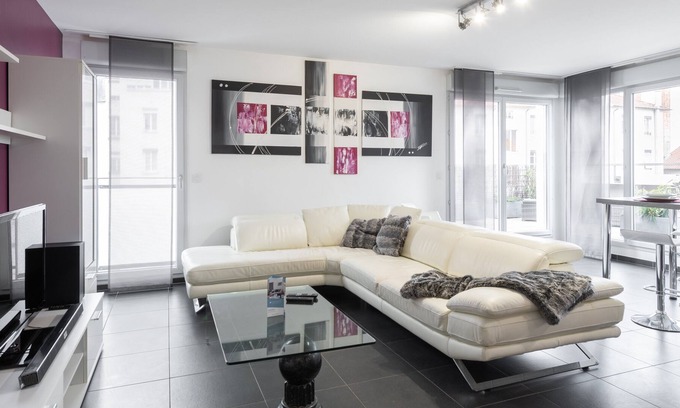 7th Arrondissement Apartment | Le 7 de Coeur - Grand T4 avec balcon