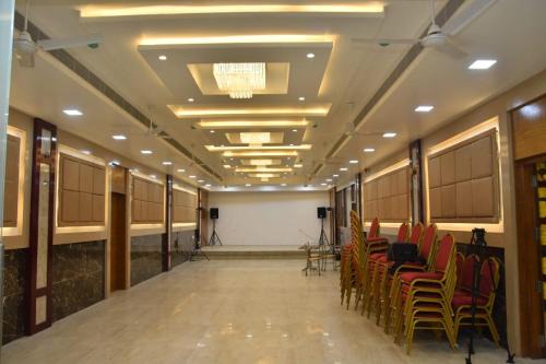 Karaikal Hotel | Le Arul Park