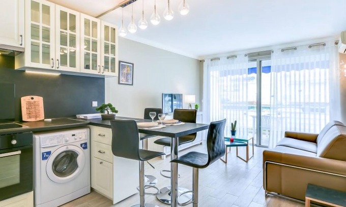 Pointe Croisette Apartment | Le Beach Garden by Interhome