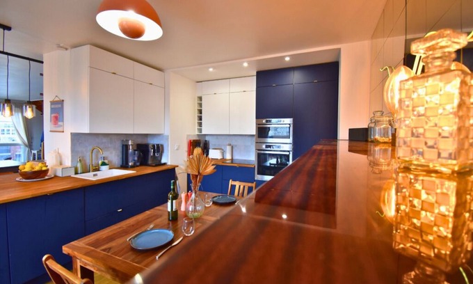 Aubervilliers Apartment | Le Belvédère Parisien - Billiards and Large Terrace
