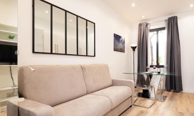 Thiers Apartment | "Le Berlioz 2" by EnjoyNice, cosy studio with airco, beach at 8 min