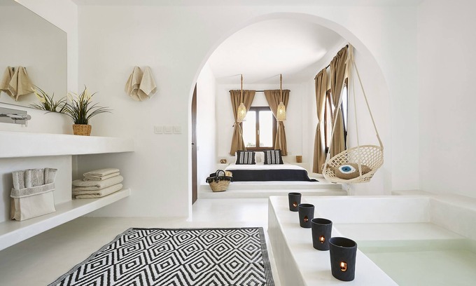 Messaria House | Le Blanc Suite Santorini Luxury and Family Friendly