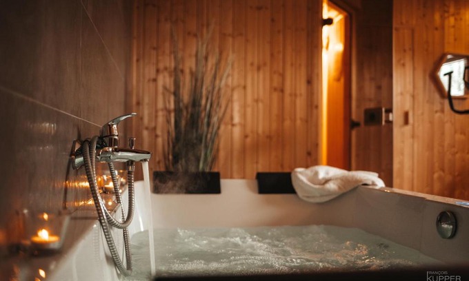 Longfaye House | Le Bonheur de la Cascade 24 pers - Malmedy, wellness, jardin, confort