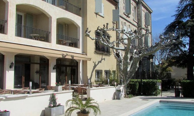 St.-Remy-de-Provence Hotel | Le Castelet des Alpilles