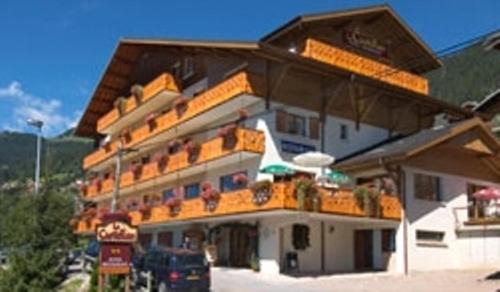 Chatel Hotel | Le Castellan