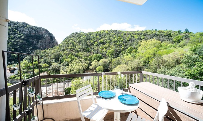 Amelie-les-Bains-Palalda Apartment | Le Cocon Thermal - Climatisé vue montagne