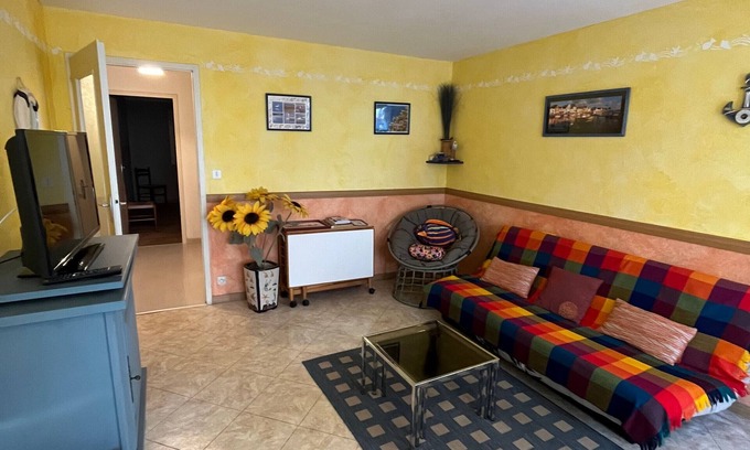 Le Croisic Apartment | Le Croisic: Spacious T3, Ground Floor, Private Parking, Sleeps 5