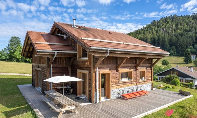 Gerardmer Ski Chalet | Le Domaine des Fleurs, Chalet La Reine des Prés 5* with sauna and swimming pool