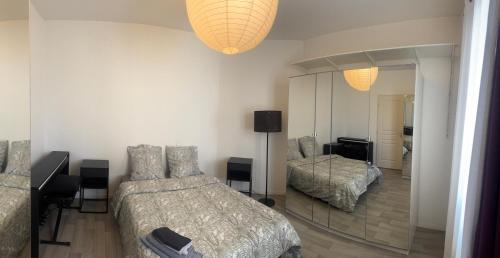 Gares House | Le Farges-Grande Chambre en colocation- 3 minutes Gare St Roch- LaConciergerieByNina