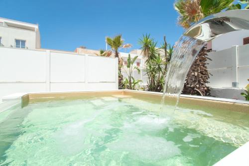 Lampedusa House | Le Grotte