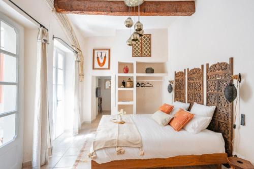Carpentras Apartment | Le Jardin Secret - Suite Riad avec Balnéo