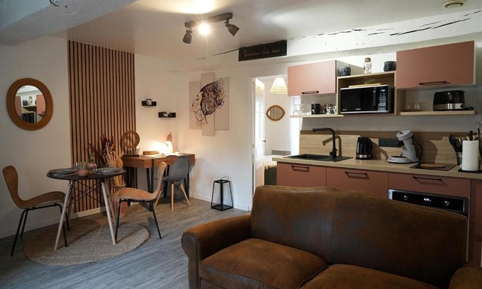 Le Mans Apartment | Le Joli’Mans, appartement refait à neuf, entièrement équipé, pour 2 personnes, proche quartier historique et centre