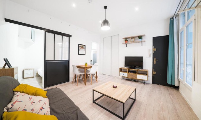Ecusson Apartment | Le Little Soho