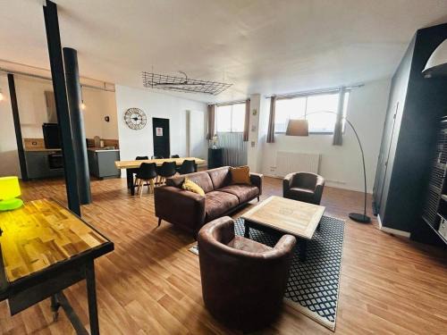Neuville-de-Poitou Apartment | Le Loft Indus de Neuville- Futuroscope- Aquascope
