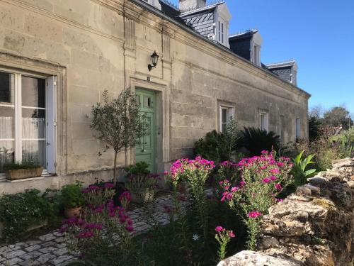 Clere-les-Pins Bed & Breakfast | Le Logis de Cléré