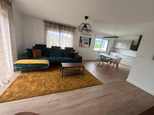 Saint-Clair-du-Rhone Apartment | Le luxe au pied du pilat - 6 voyageurs