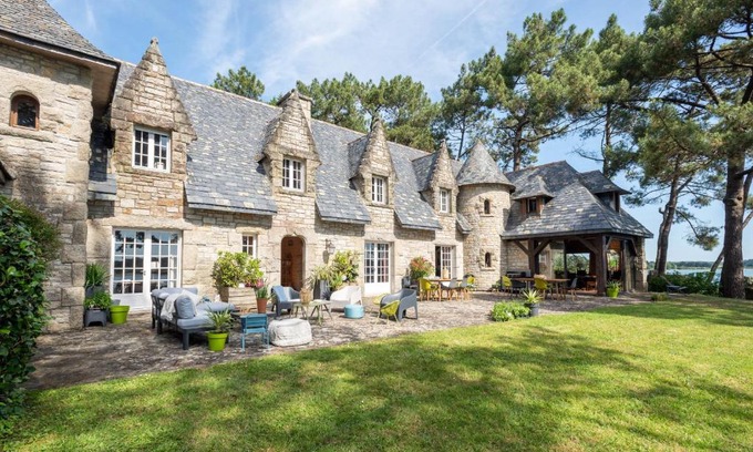 Baden House | Le Manoir de Saint Brendan