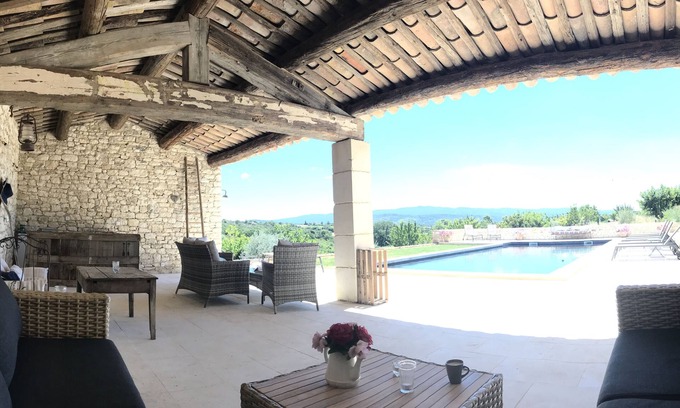 Saint-Saturnin-les-Apt Cottage | LE MAS SILVESTRE - GÎTE LAURA 5 STARS