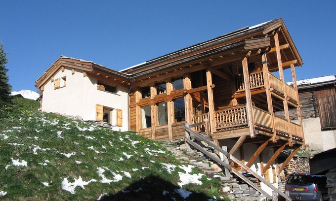 Saint-Veran Ski Chalet | LE MIELI charming larch chalet * with panoramic view for 7 people