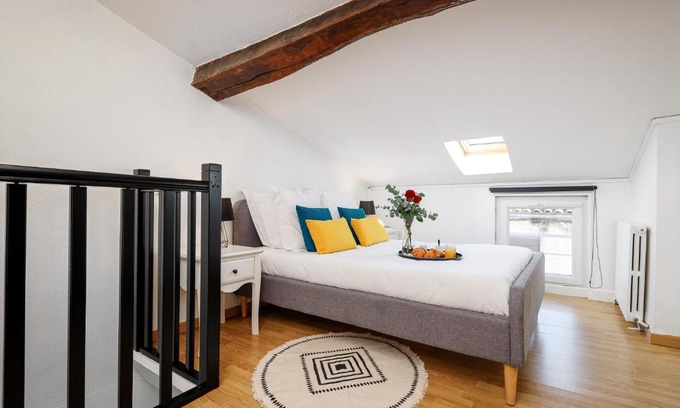 Libourne Apartment | - Le Millésime suspendu -