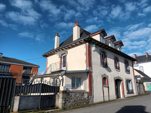 Saint-Illide House | Le Miraillet, gîte