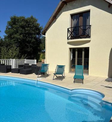 La Celle-sous-Gouzon House | Le Mondementais - Gîte en Champagne avec piscine