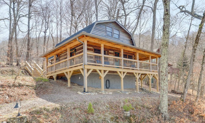 Wolf Laurel House | Le Nest Wolf Laurel cabin + Hatley Point Ski